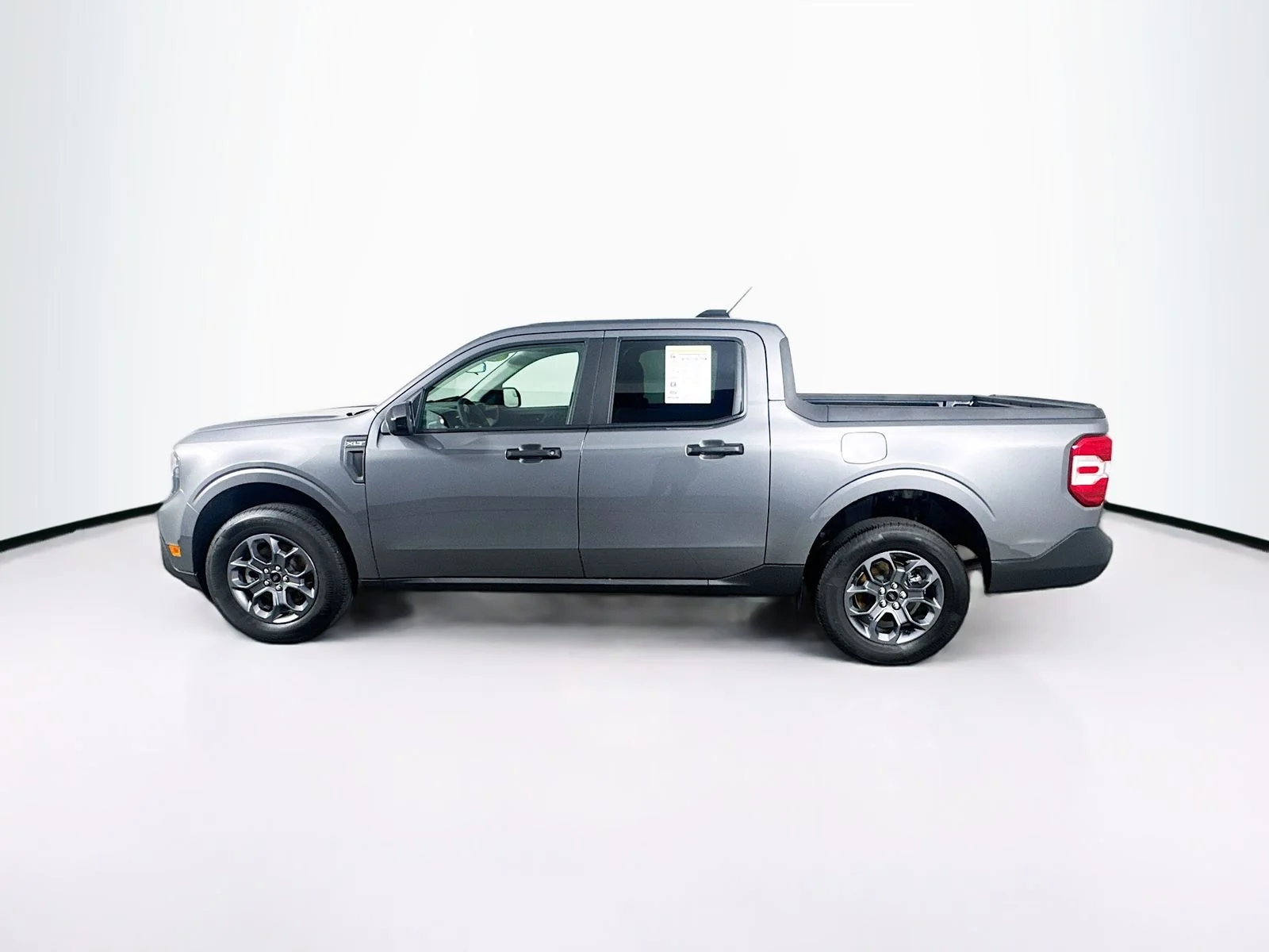 Certified Used 2025 Gray Ford XLT image 4