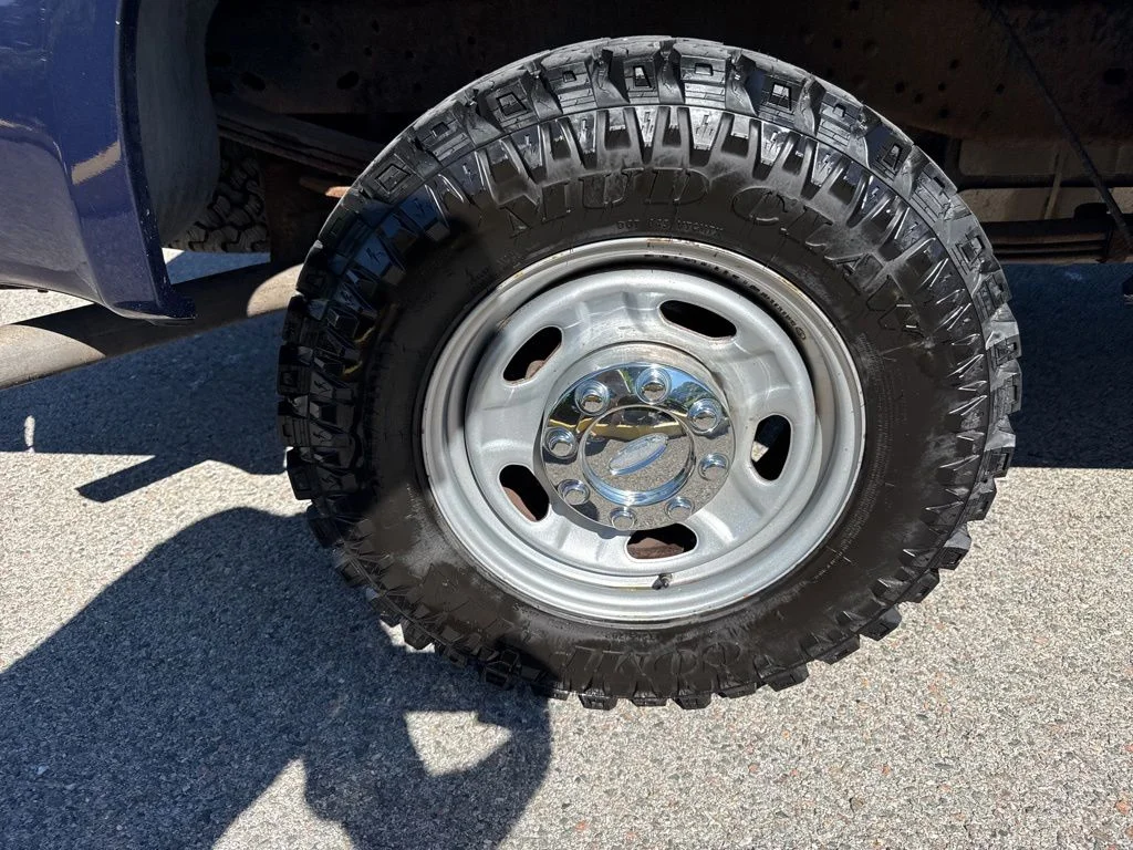 Used 2010 Blue Ford XL image 16