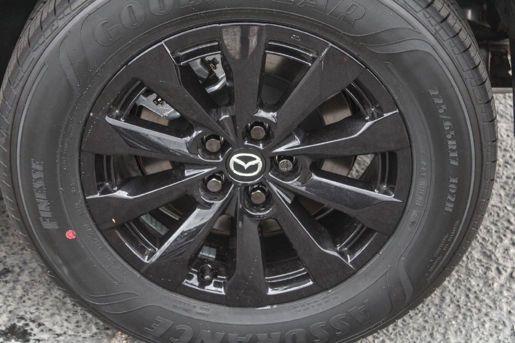 New 2026 Wind Chill Pearl Mazda Premium AWD image 11