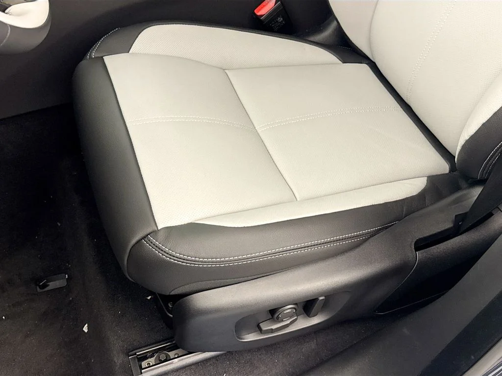 New 2026 Varesine Blue Land Rover Belgravia Edition image 20