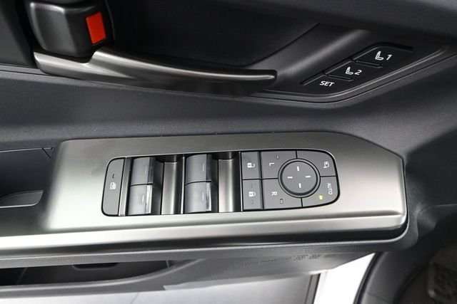 New 2026 Wind Chill Pearl/Black Toyota XSE image 12