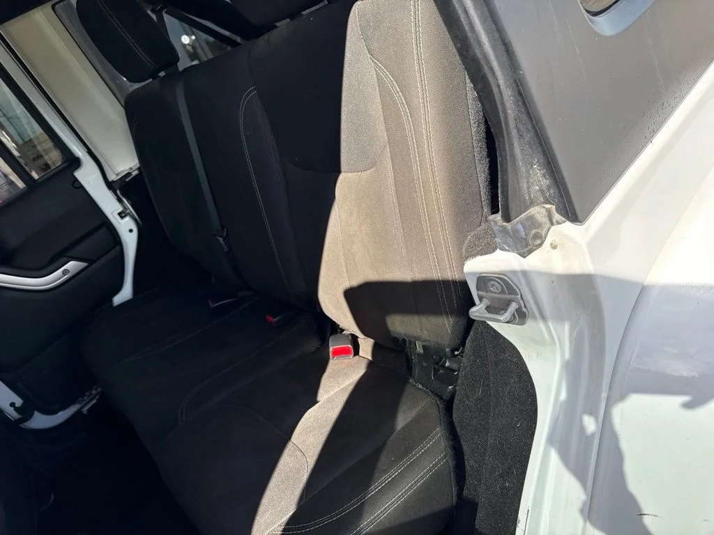 Used 2017  Jeep Unlimited Sahara image 11