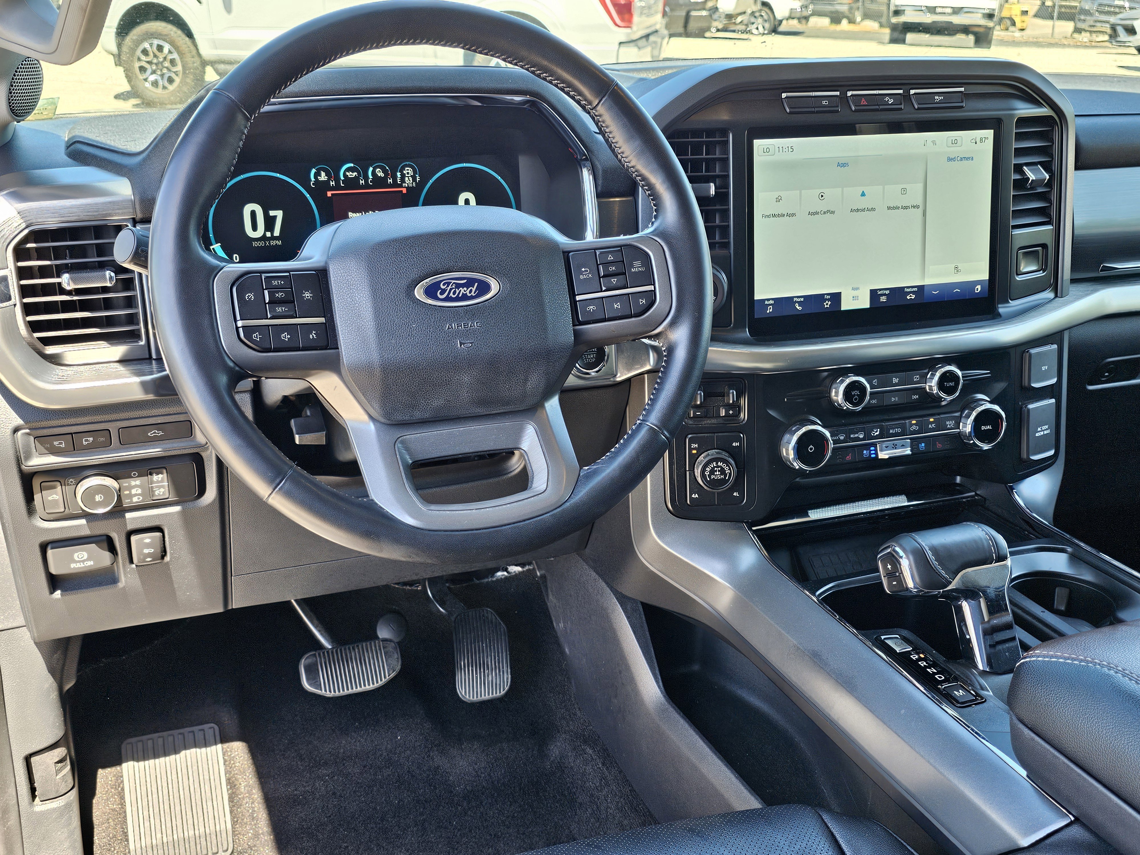 Used 2022 Agate Black Metallic Ford LARIAT image 34