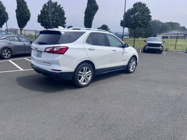 Used 2019 Iridescent Pearl Tricoat Chevrolet Premier image 5