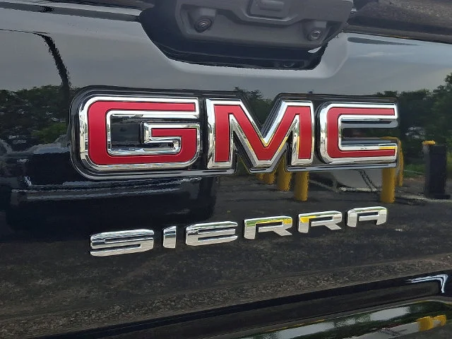 New 2026 Onyx Black GMC Elevation image 24
