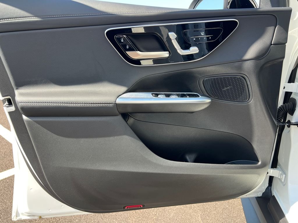 Certified Used 2025 White Mercedes-Benz GLC 300 image 10