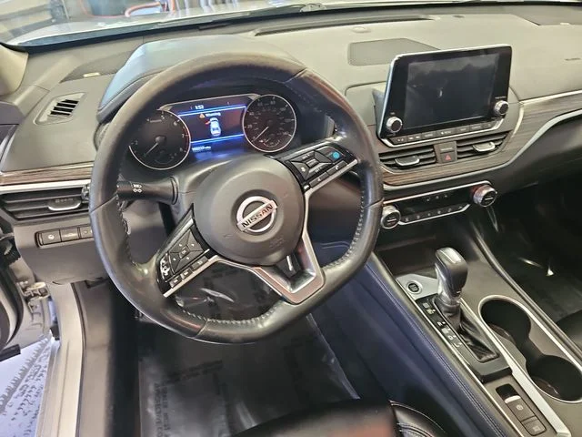 Used 2019 Silver Nissan 2.5 SL image 16