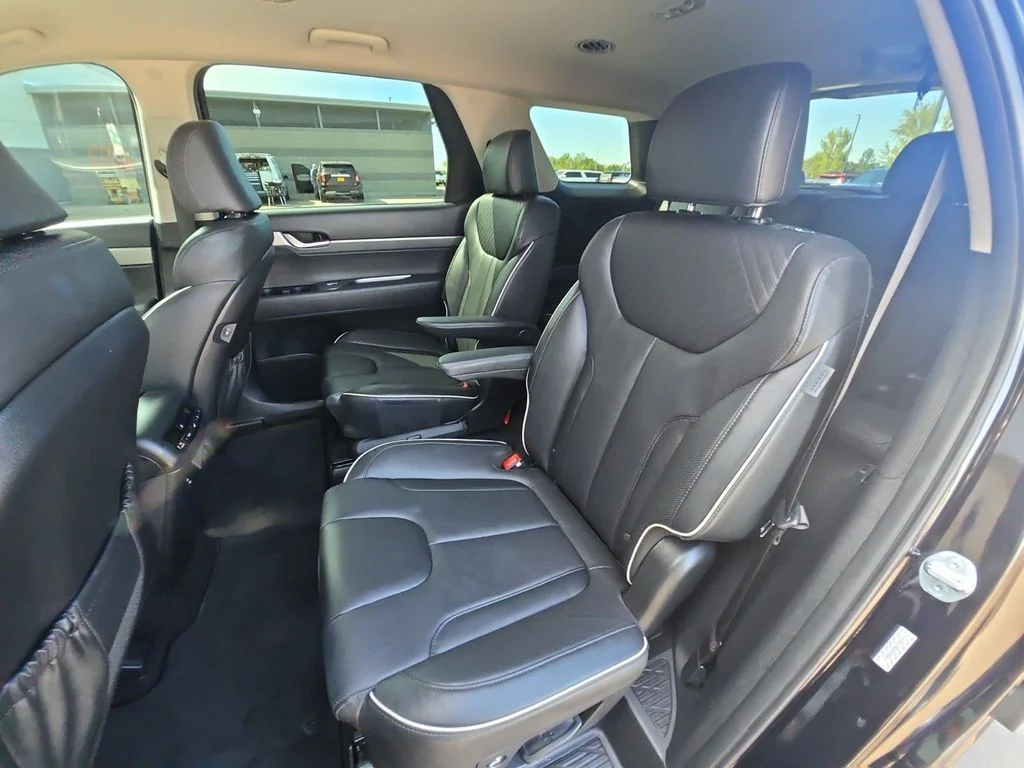 Used 2024 Black Hyundai SEL image 22