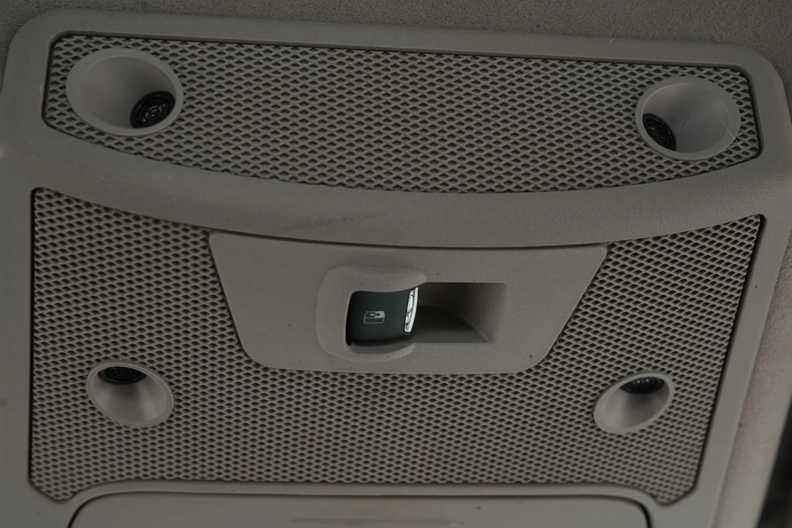 Used 2020 White Ford Limited image 33