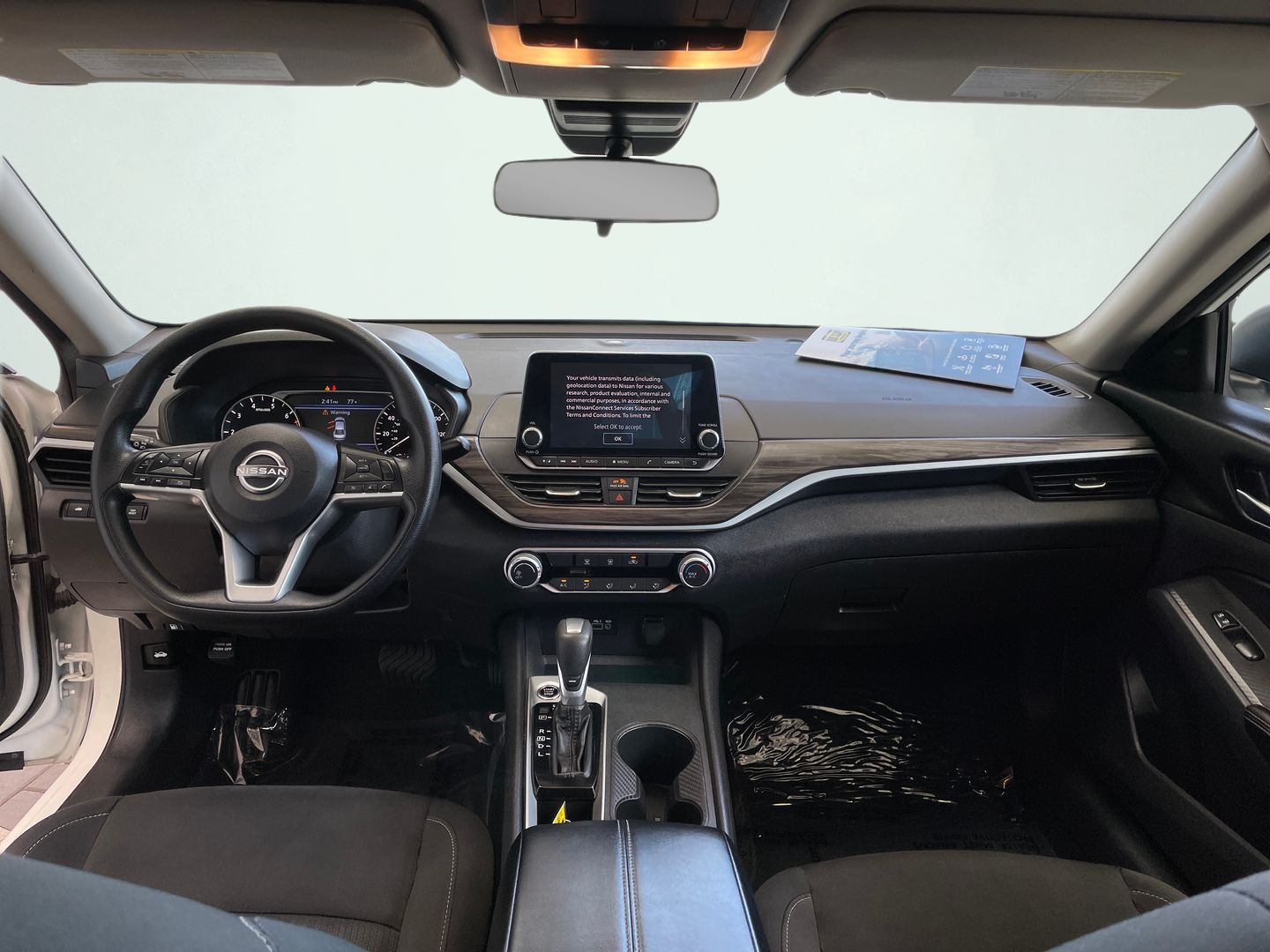 2025 Nissan Altima SV - Photo 15