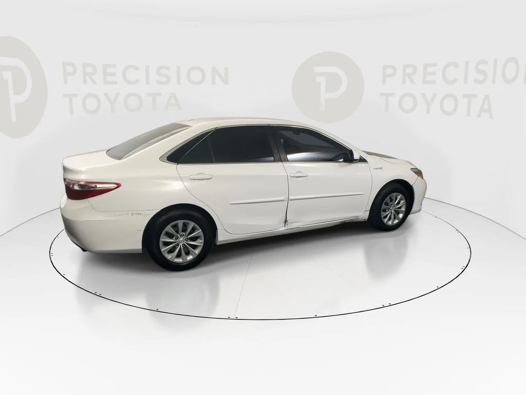 Used 2017 Super White Toyota LE image 21