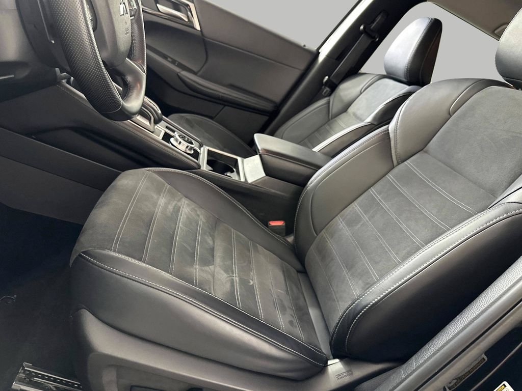 2024 Mitsubishi Outlander SE - Photo 11