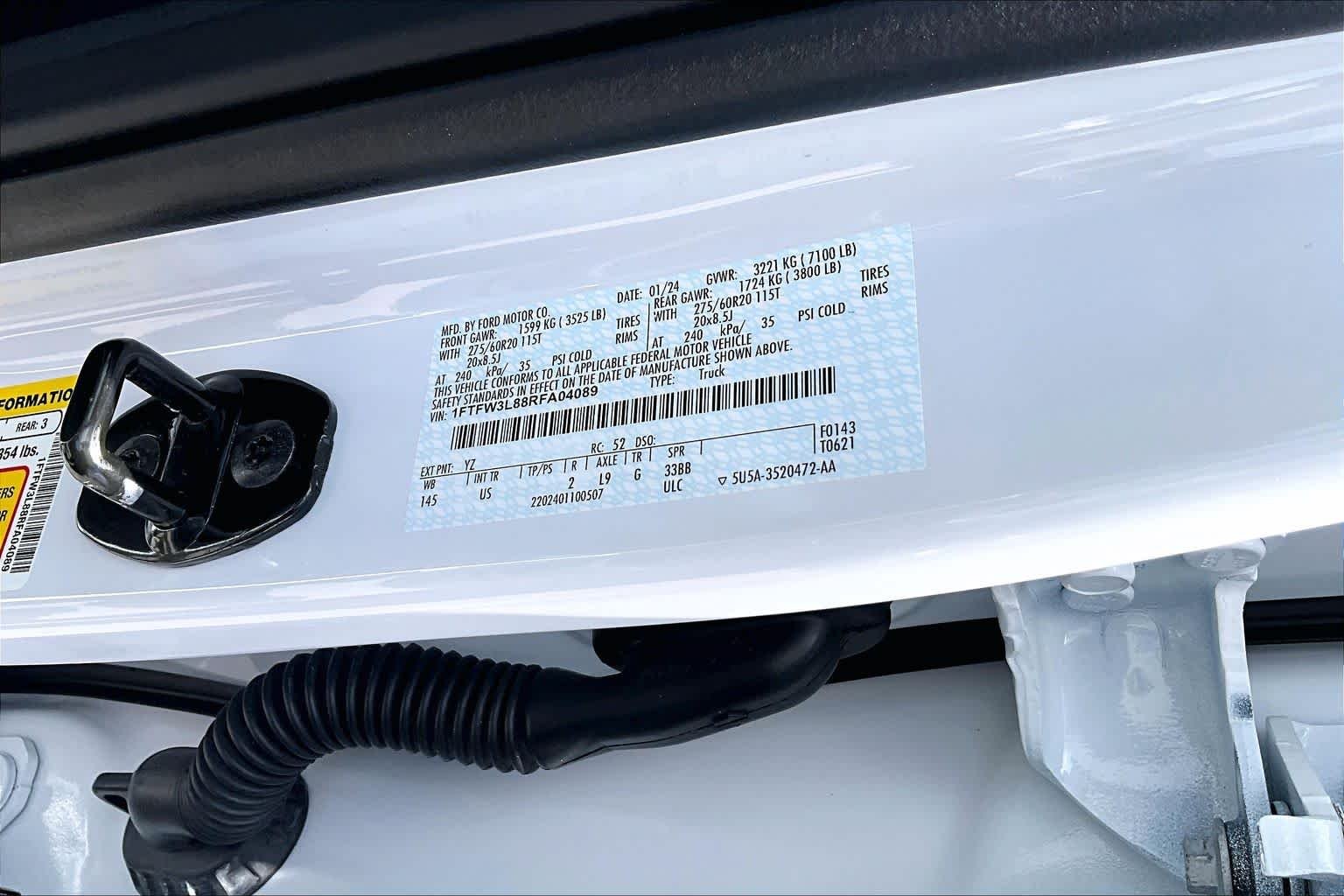 Used 2024 Oxford White Ford XLT image 33