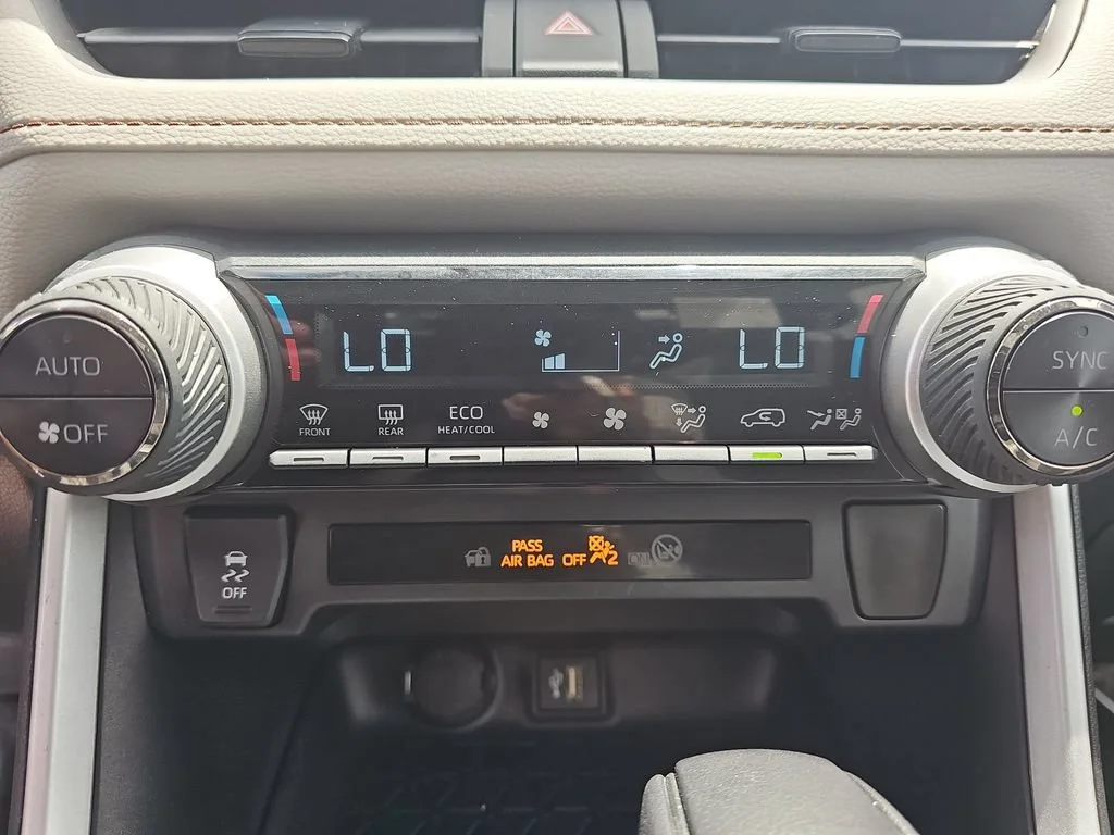 Used 2024 Silver Toyota Hybrid XLE image 26