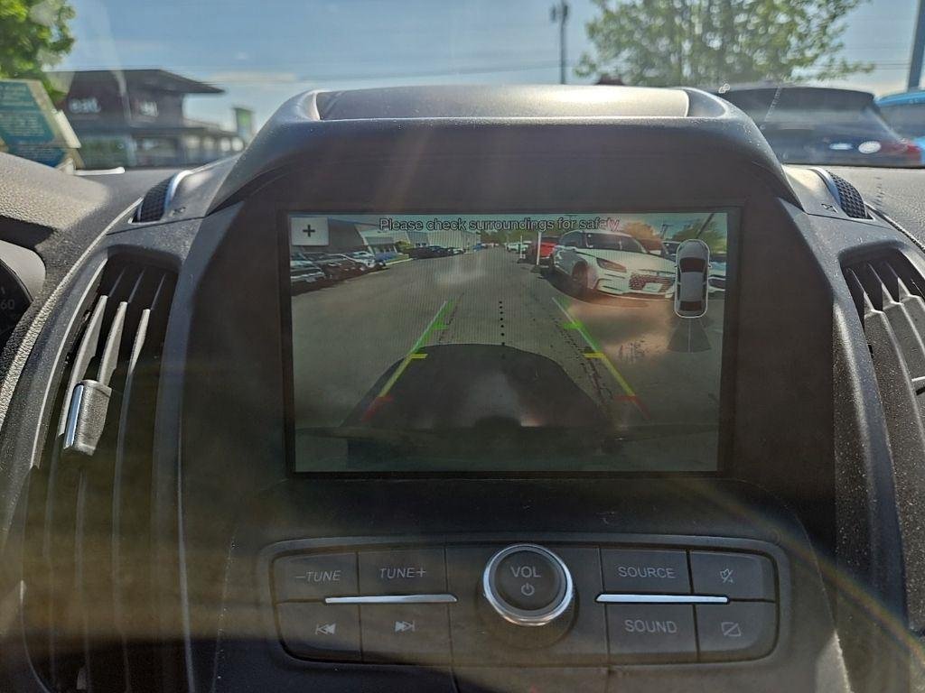 Used 2019 Sea Green Ford SEL image 8