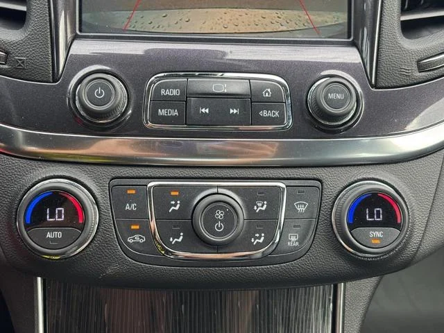 Used 2016 Heather Gray Metallic Chevrolet  image 23