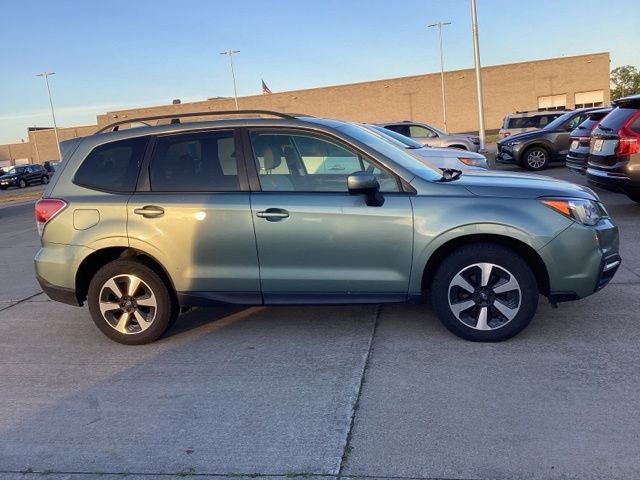 Used 2018 Jasmine Green Metallic Subaru 2.5i Premium image 2