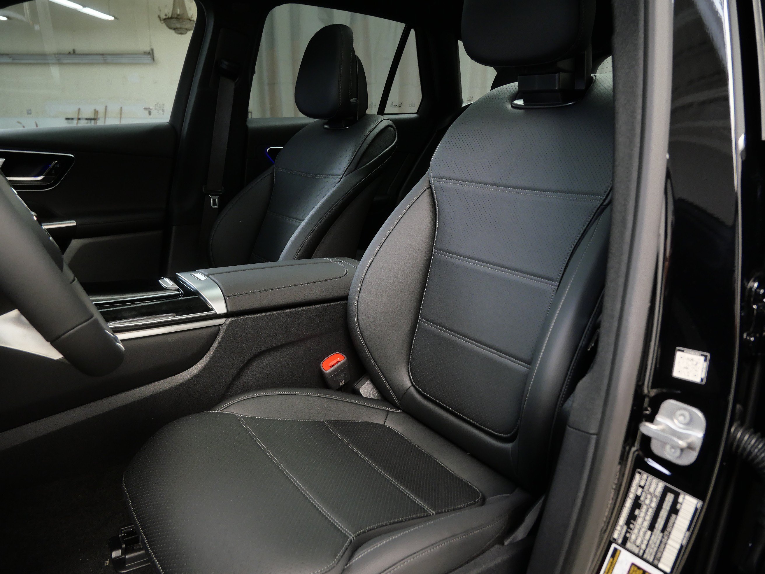 New 2026 Black Mercedes-Benz GLC 300 image 3