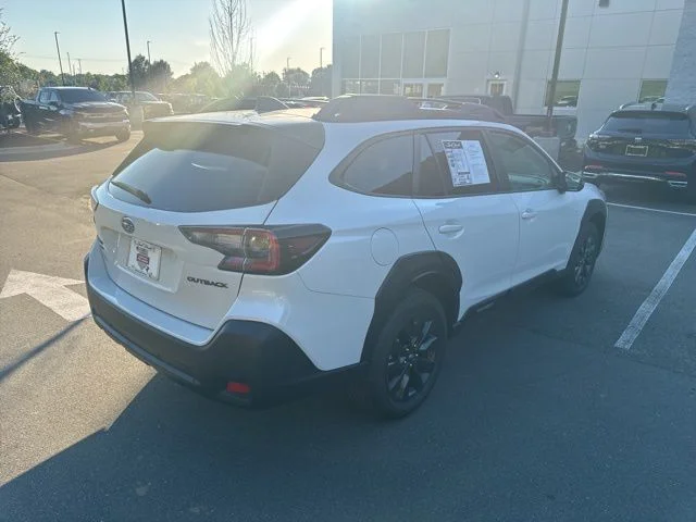 Used 2025 White Subaru Onyx Edition image 13
