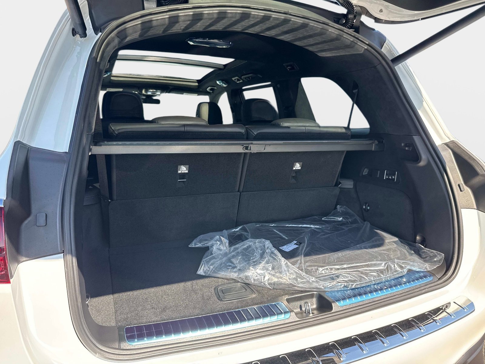 New 2026 Moonlight White Mercedes-Benz AMG®  63 4MATIC+ SUV image 10