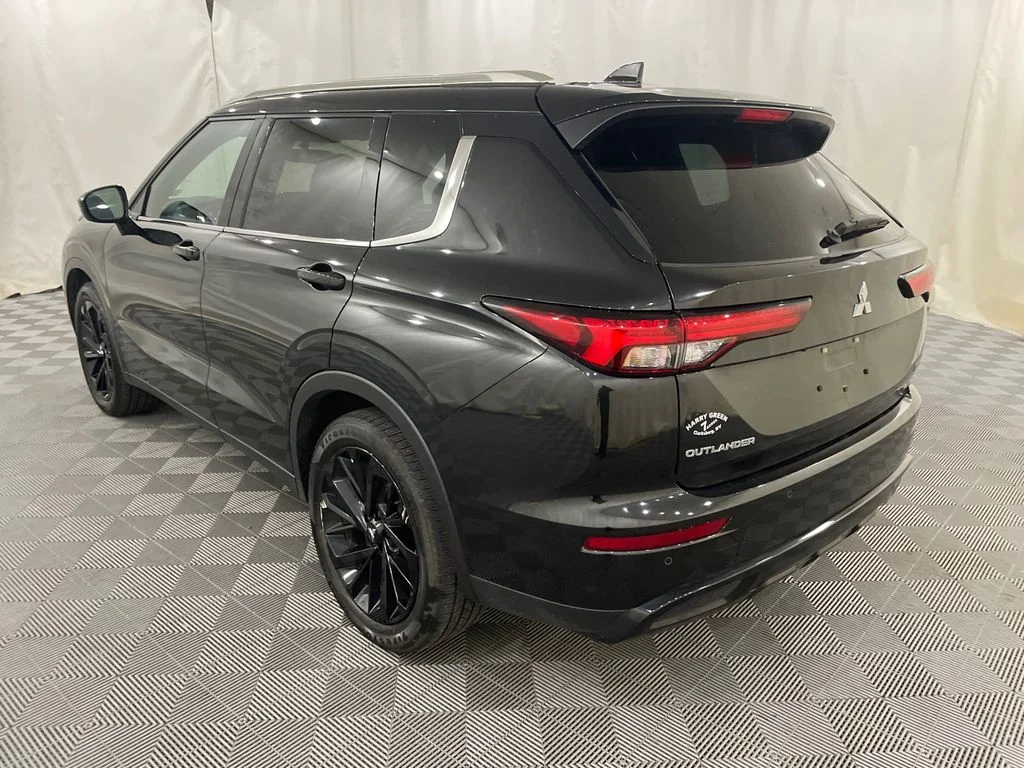 Used 2024 Black Diamond Mitsubishi SE Black Edition image 10