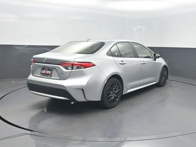 Used 2022 Silver Toyota LE image 30