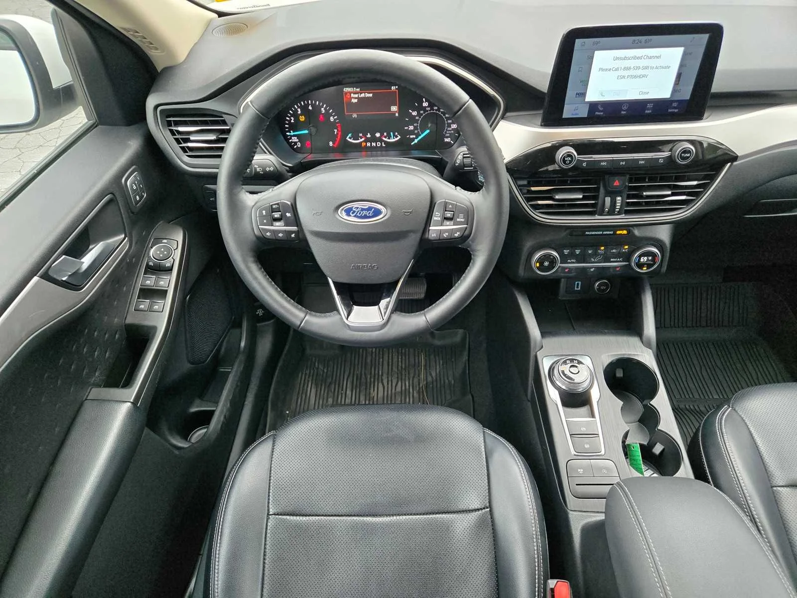 Used 2020  Ford SEL image 10