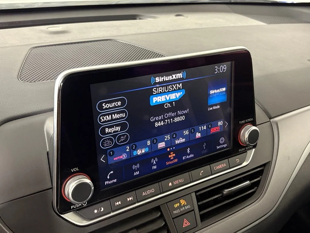 Used 2024 Blue Nissan 2.5 SR image 26