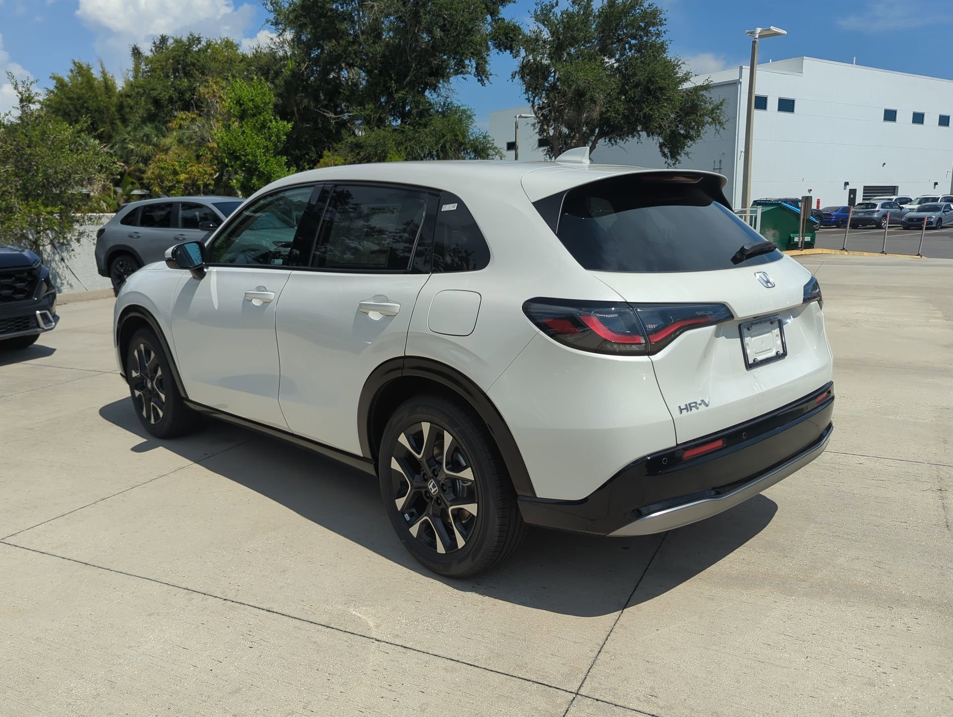 New 2027 Platinum White Pearl Honda EX-L image 8