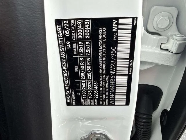 Used 2022  Mercedes-Benz GLB 250 image 30