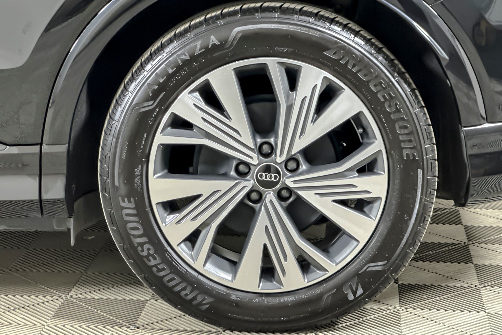 Used 2025 Mythos Black Metallic Audi Premium 45 RWD image 26