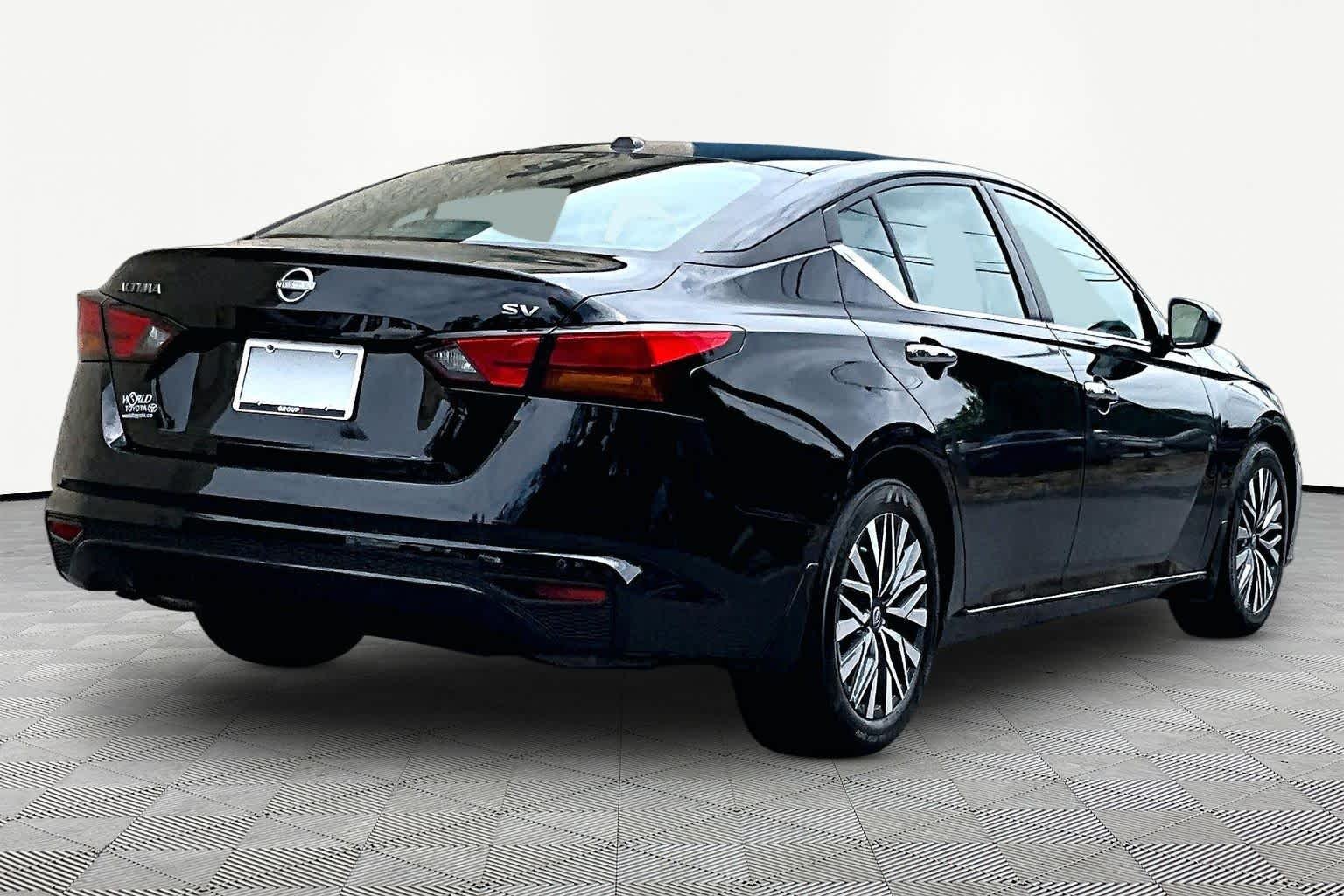 2024 Nissan Altima SV - Photo 13