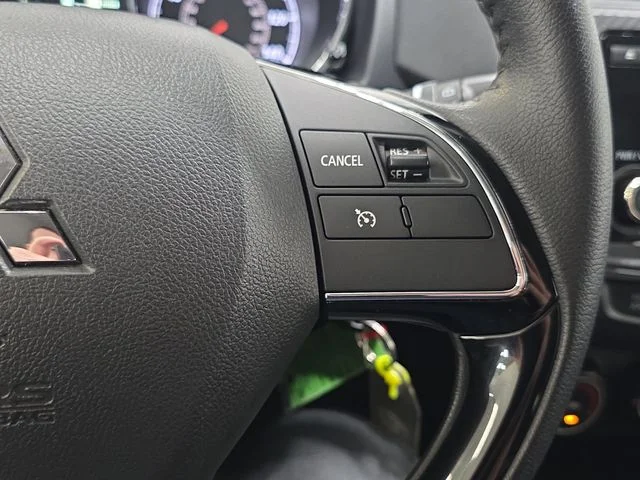 Used 2016 Black Mitsubishi ES image 17