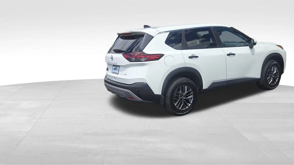 Used 2023 White Nissan S image 8