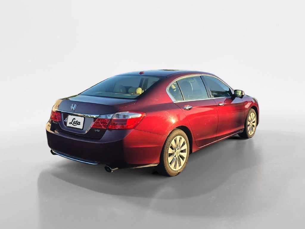 Used 2014 Basque Red Pearl II Honda EX-L image 4