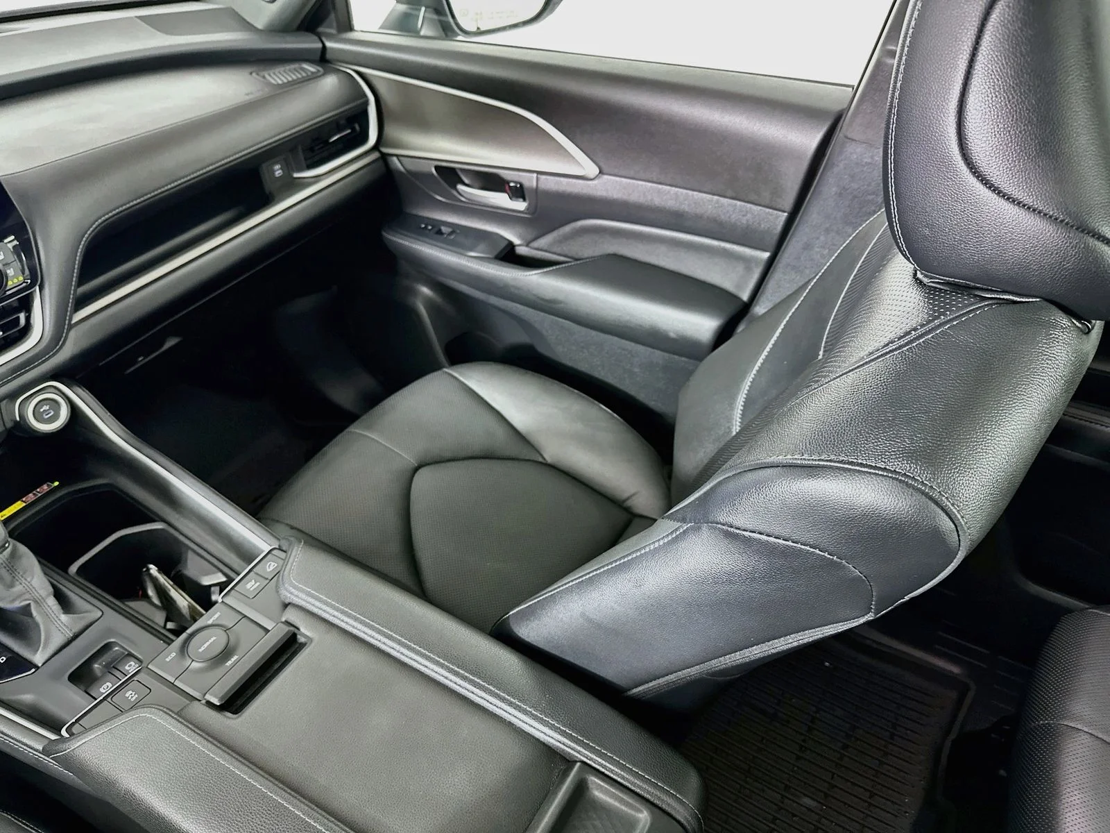 Used 2025  Toyota Nightshade Edition image 25