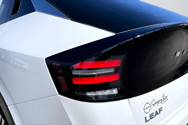 New 2026 Everest White Pearl TriCoat / Super Black Two-tone Nissan SV+ image 14