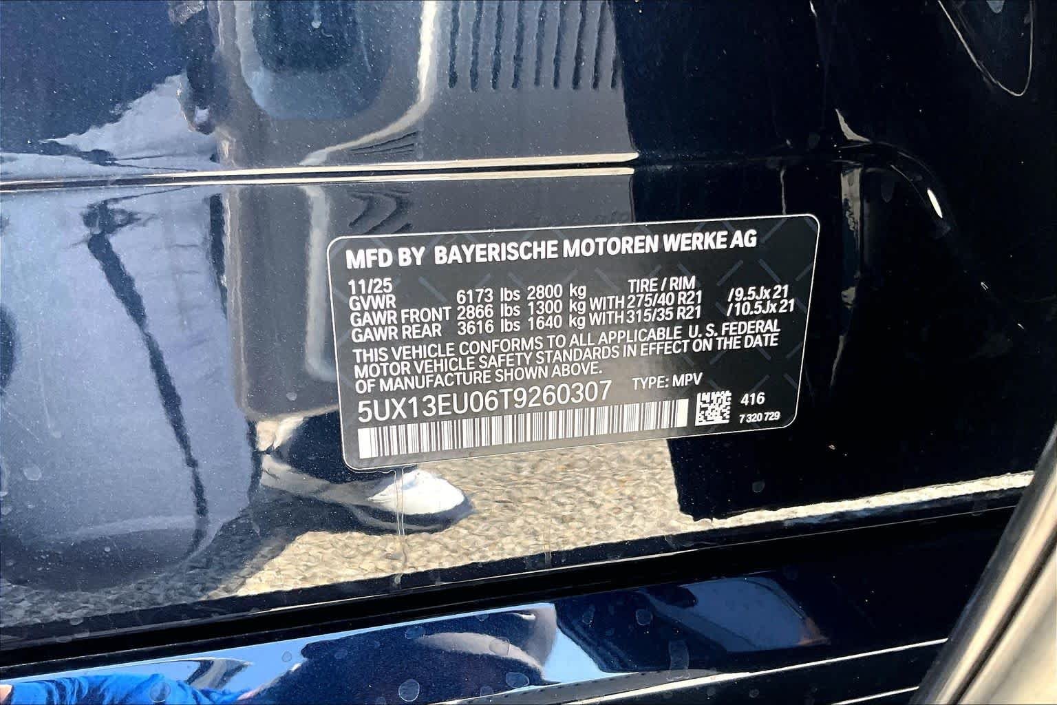 Used 2026 Black Sapphire Metallic BMW sDrive40i image 35