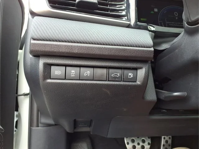 Used 2025 White Toyota SE image 19