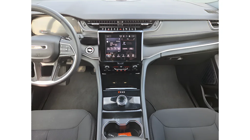 Used 2024 White Jeep Laredo X image 14