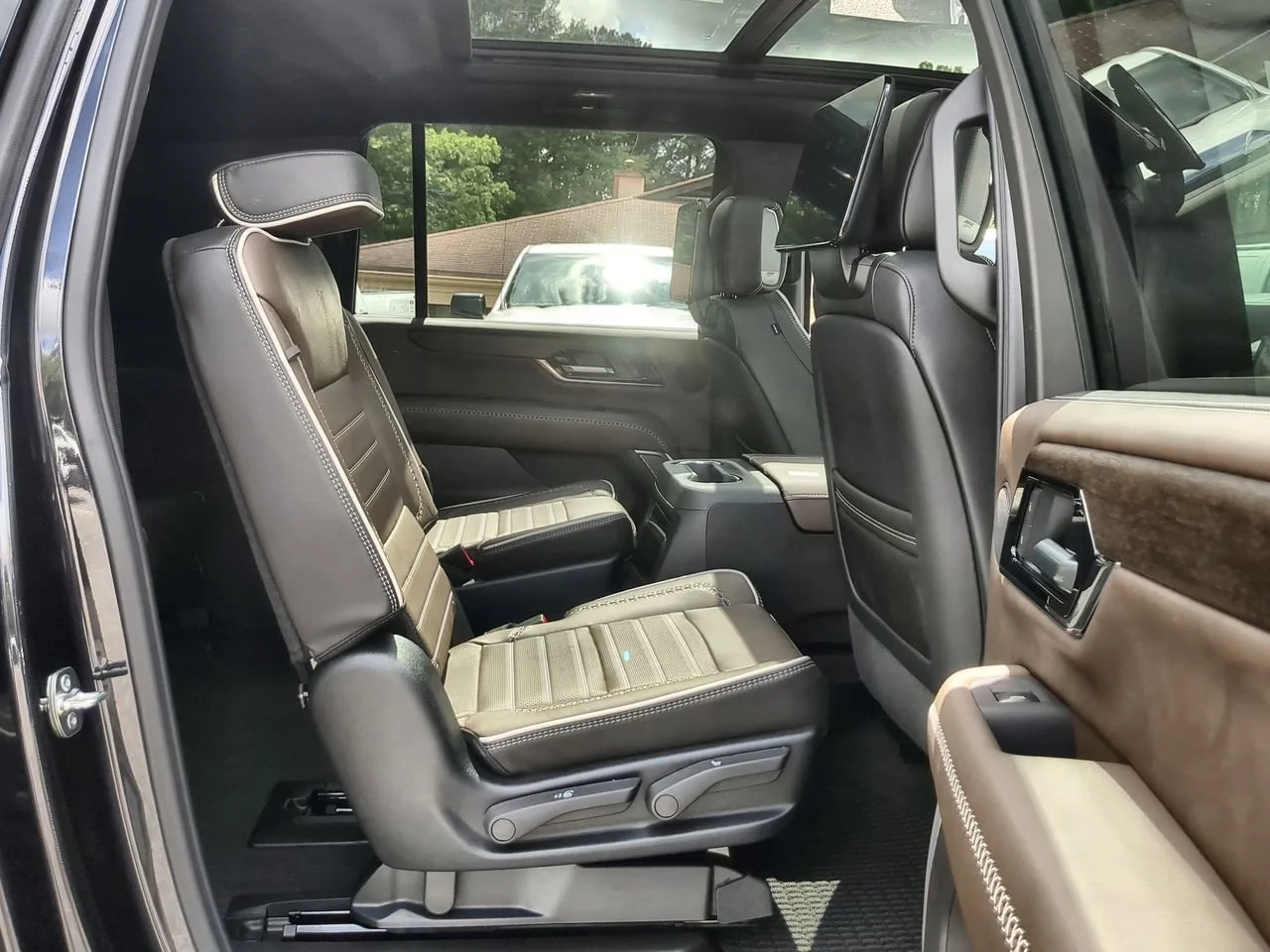 New 2026 Titanium Rush Metallic GMC Denali Ultimate image 28