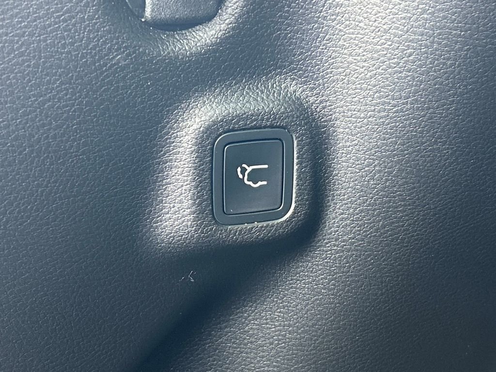 Used 2018 White Jeep Trailhawk image 12