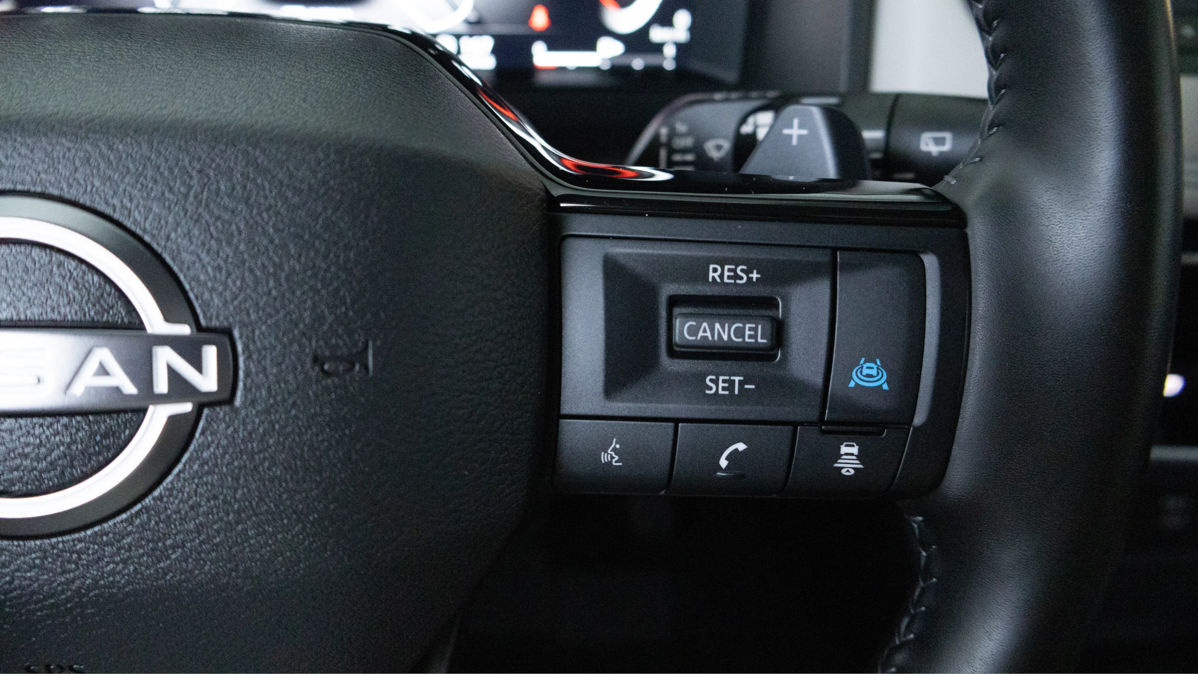 Used 2025 Scarlet Ember Tintcoat Nissan SL image 20