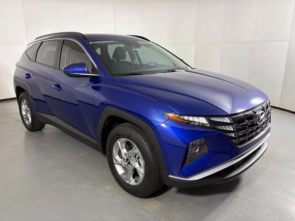Used 2024 Blue Hyundai SEL image 2