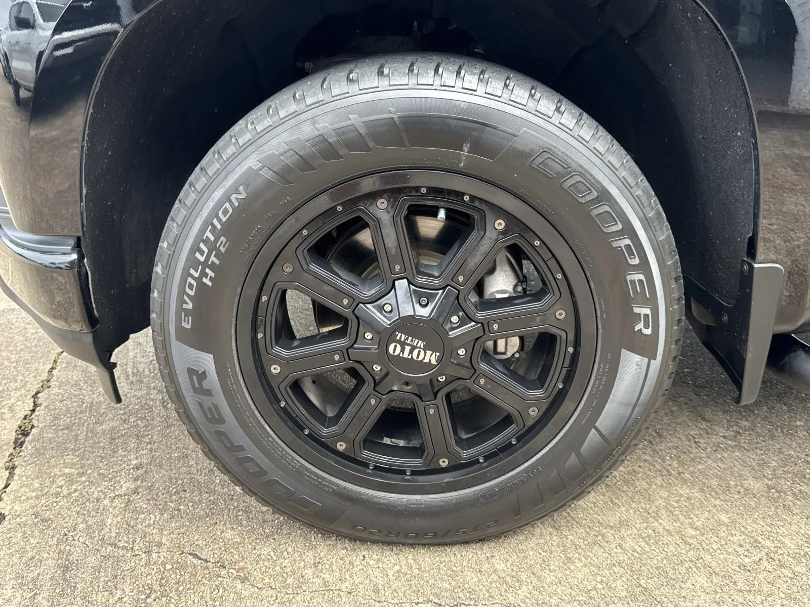 Used 2019 BLACK Chevrolet Custom image 4