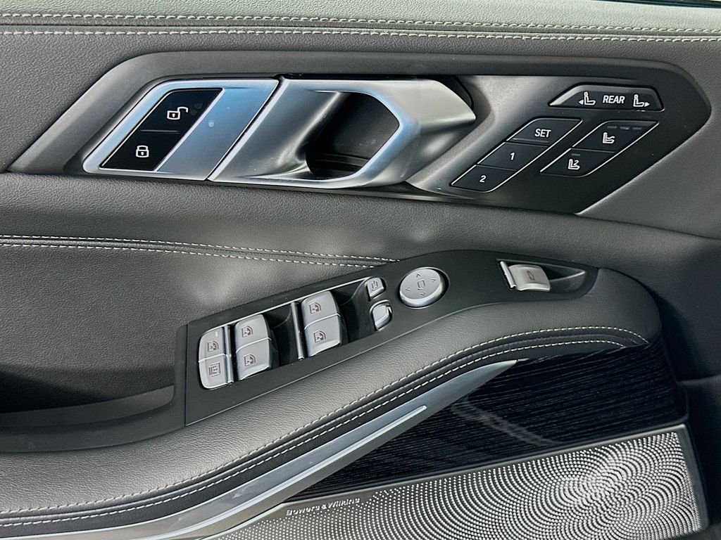 Used 2024 Carbon Black Metallic BMW xDrive40i image 18