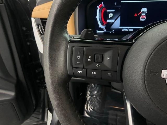 Used 2023 Gray Nissan Platinum image 12