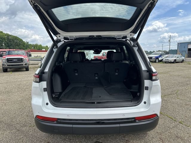 Used 2024 White Jeep Altitude X image 22