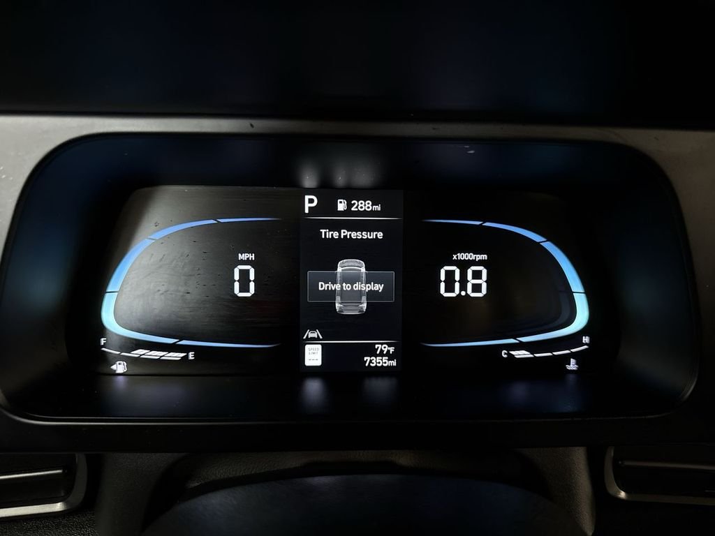 Used 2025 Gray Hyundai SEL Sport image 21