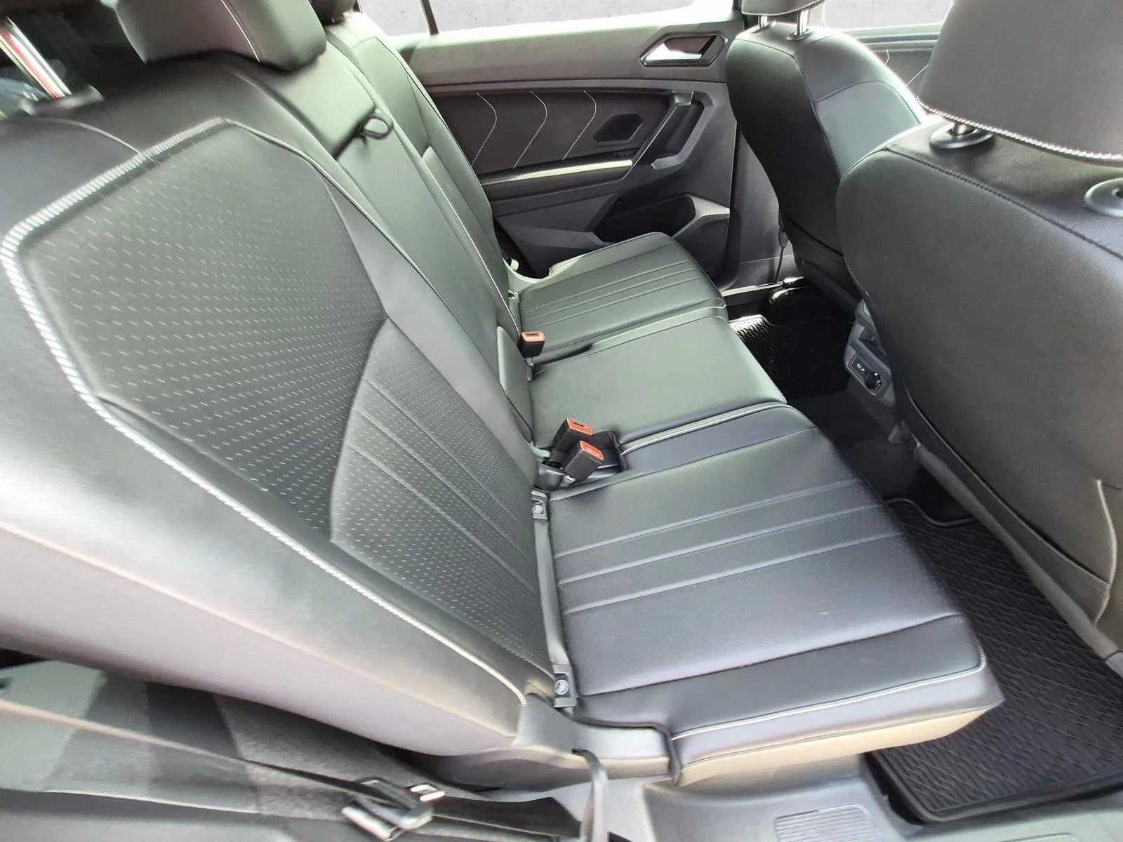 Used 2023 Platinum Gray Metallic Volkswagen SE R-Line Black image 21
